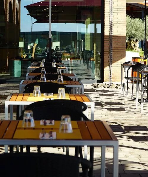 spazio esterno ristorante per comunioni stazione mole